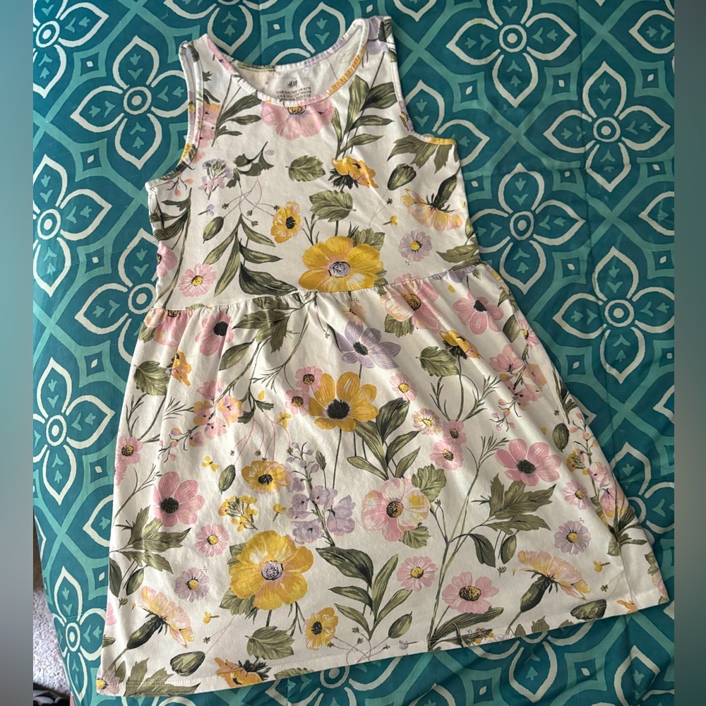 Girl’s H&M dress
